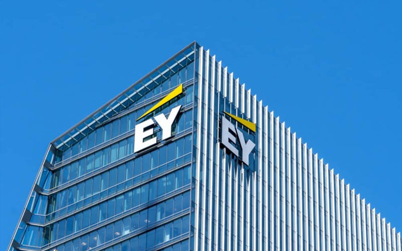 Ernst & Young (E&Y) được sáp nhập bởi Ernst & Whinney và Arthur Young & Co